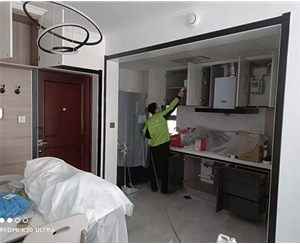 紅星（xīng）紫禦半（bàn）山